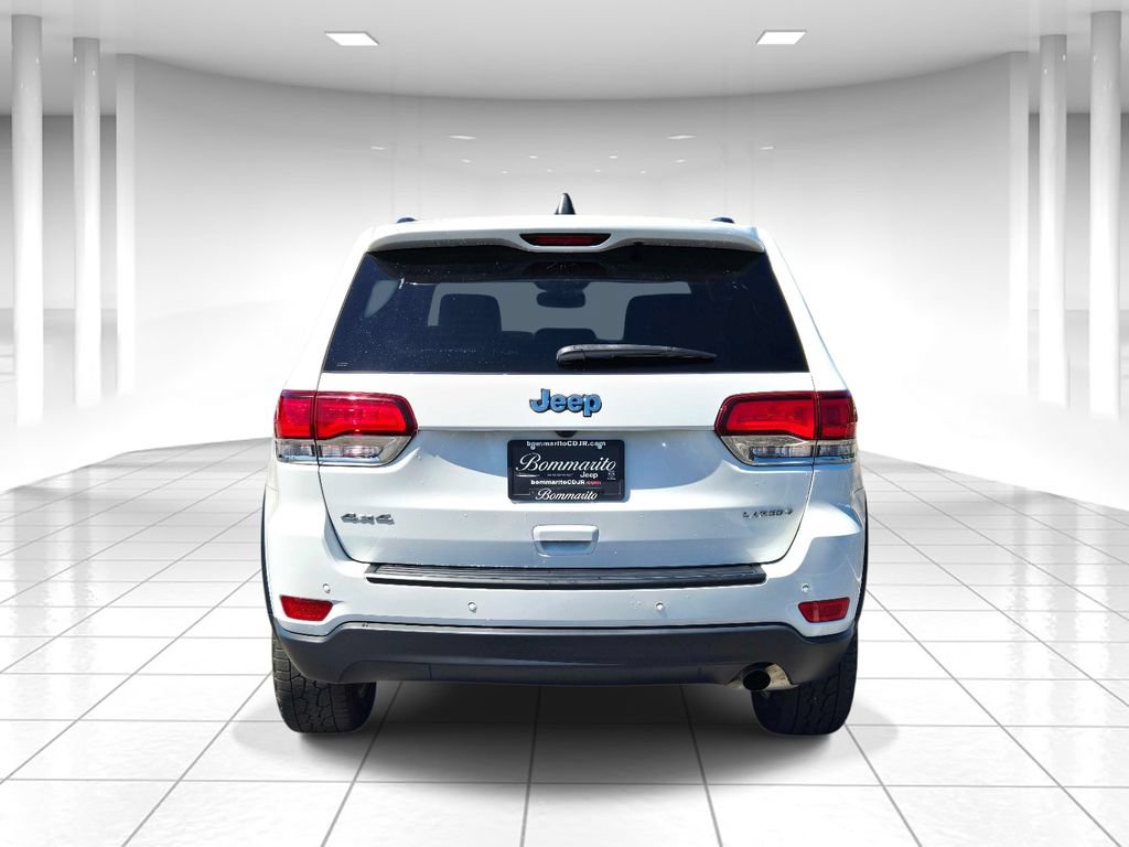 Certified 2022 Jeep Grand Cherokee Laredo X AWD/4WD image 4