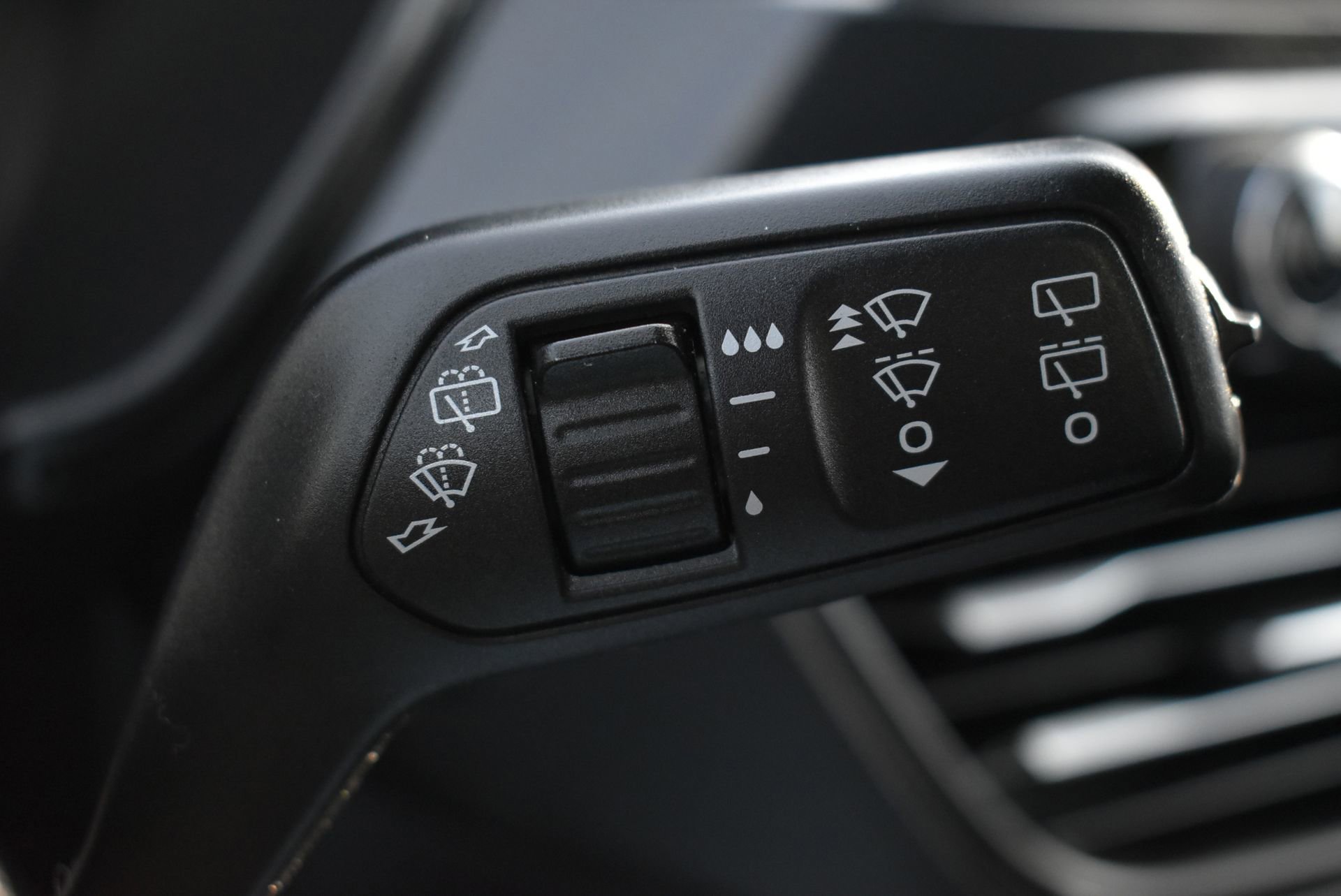 Used 2025 Ford Escape ST-Line image 22