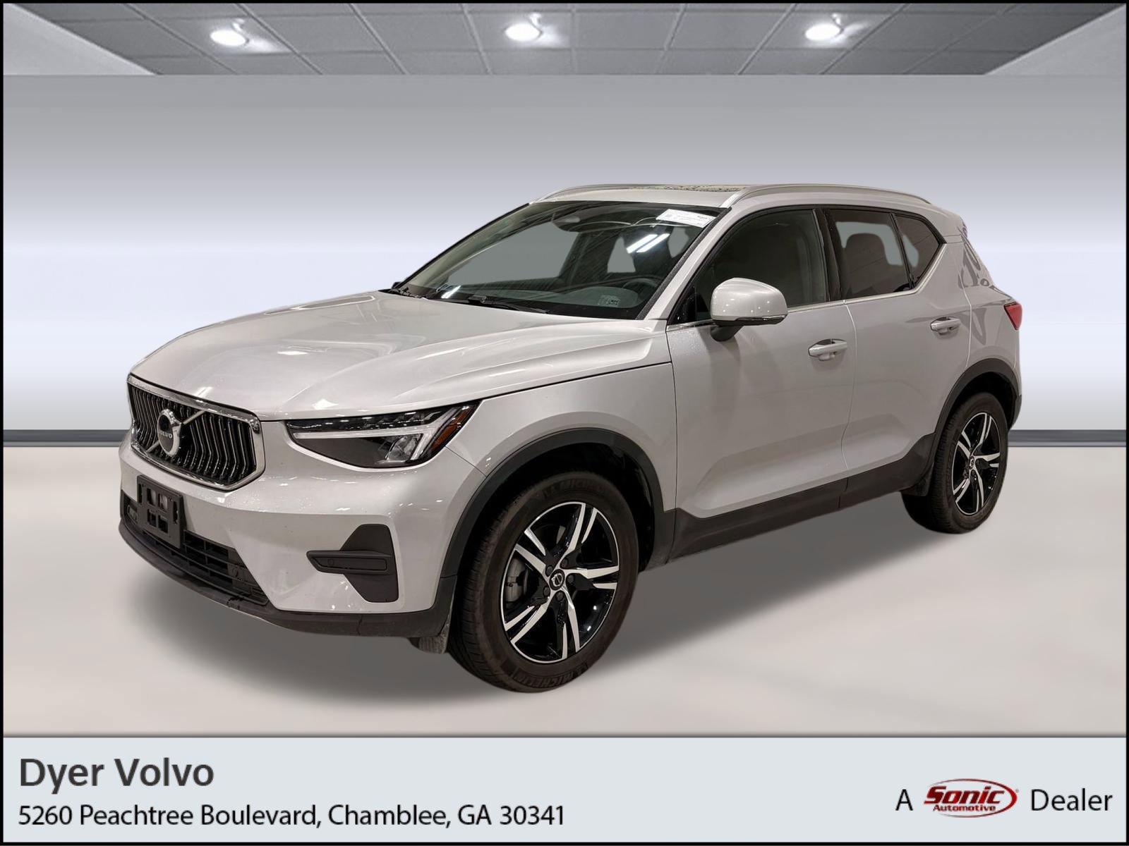 Certified 2025 Volvo XC40 B5 Core