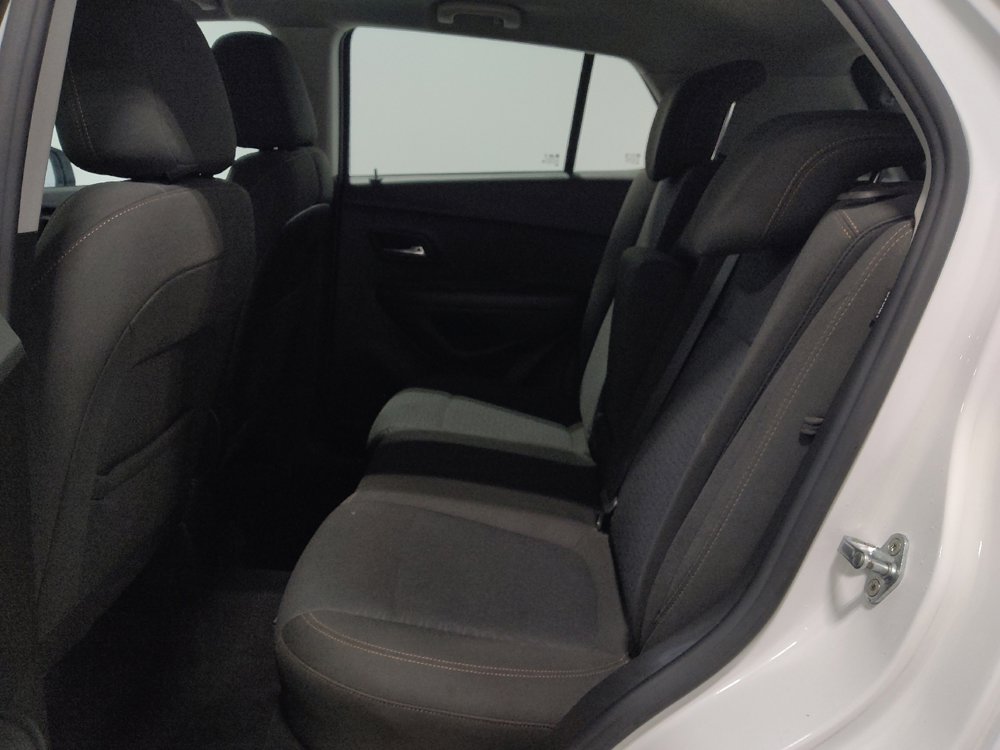 Used 2021 Chevrolet Trax LS image 18