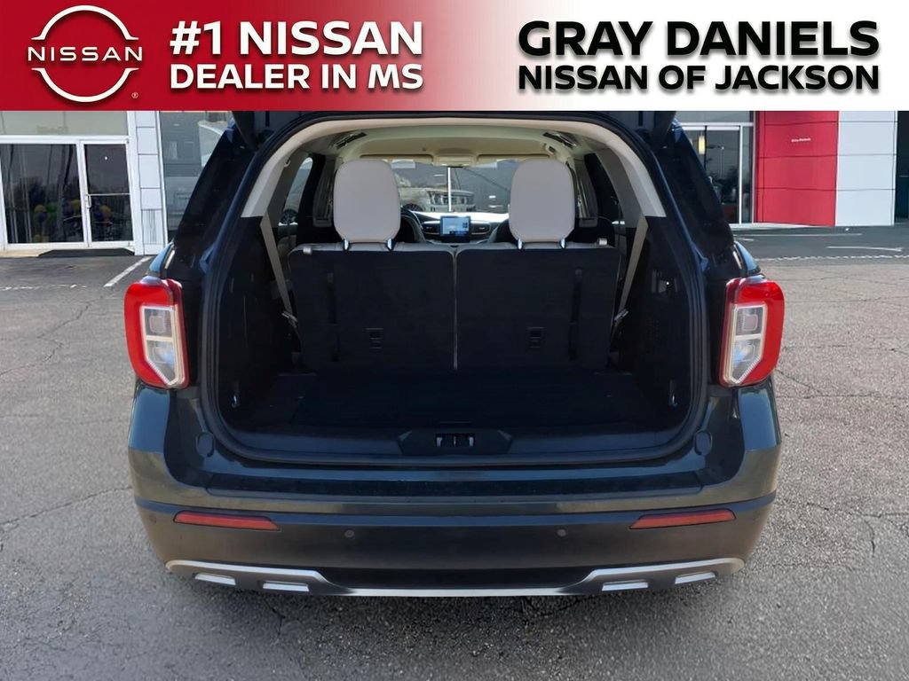 Used 2023 Ford Explorer XLT w/ Equipment Group 202A RWD image 8