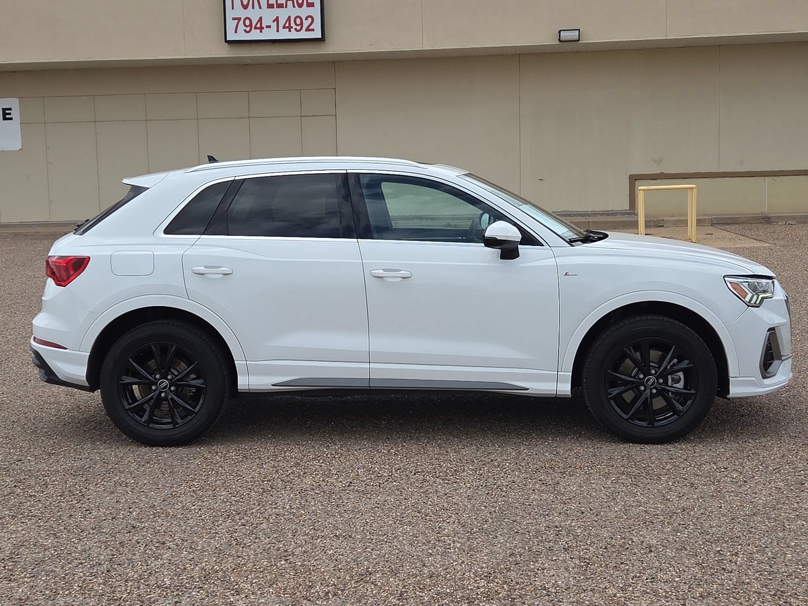 Used 2025 Audi Q3 2.0T Premium AWD/4WD image 6
