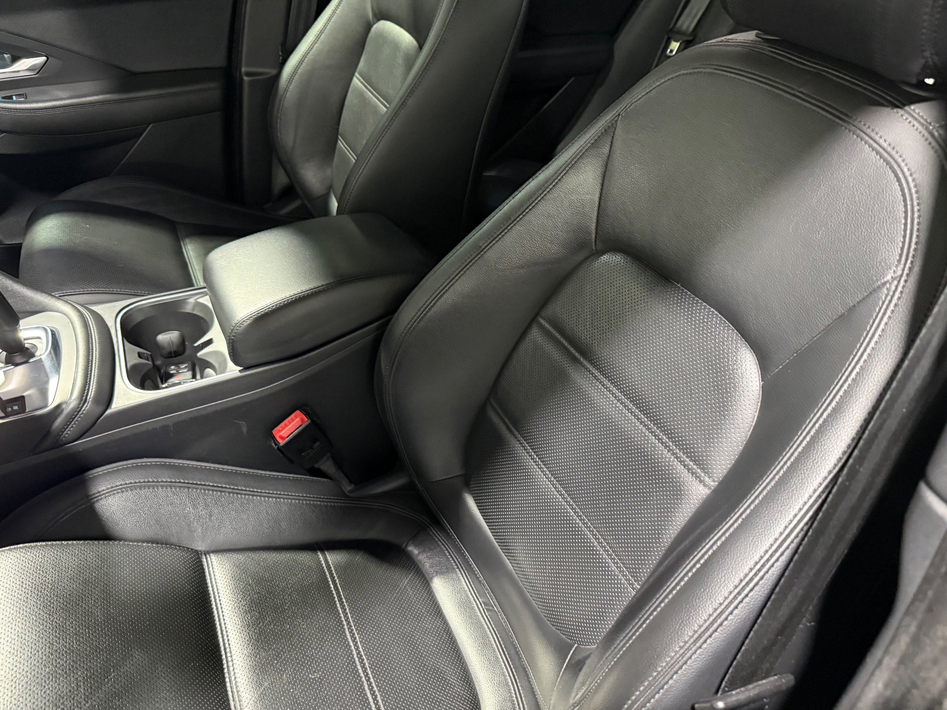 Used 2018 Jaguar E-PACE S image 20