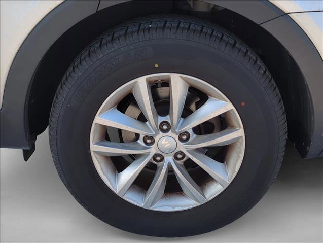 Used 2017 Kia Sorento LX w/ LX Convenience Package image 6