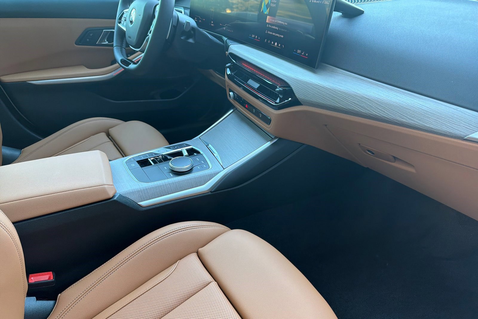 Used 2025 BMW 330i Sedan w/ Premium Package image 19