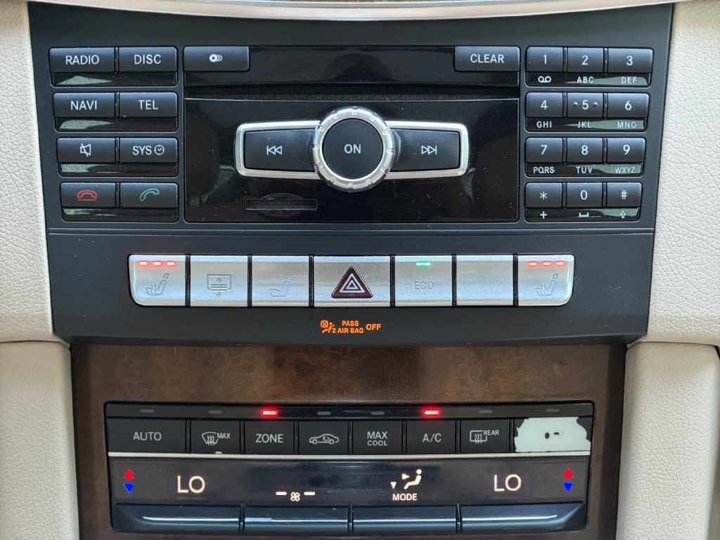 Used 2014 Mercedes-Benz E 350 4MATIC Sedan image 25