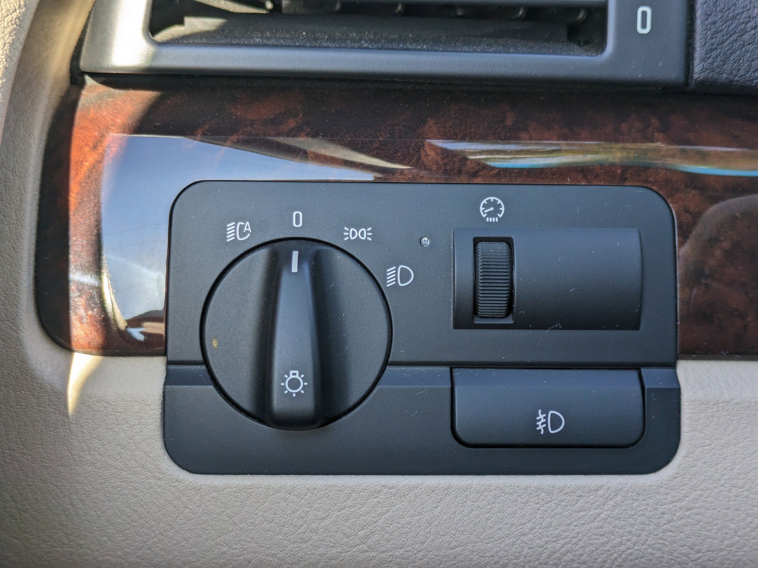 Used 2005 BMW 330Ci Convertible image 24