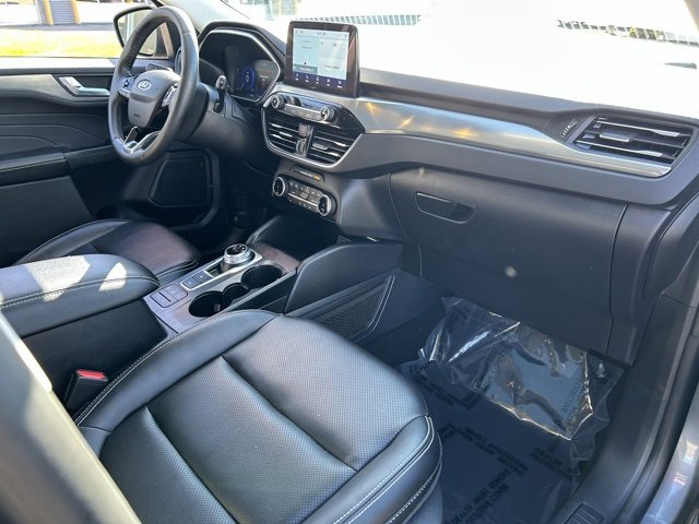 Used 2022 Ford Escape Titanium w/ Class II Trailer Tow Package image 10