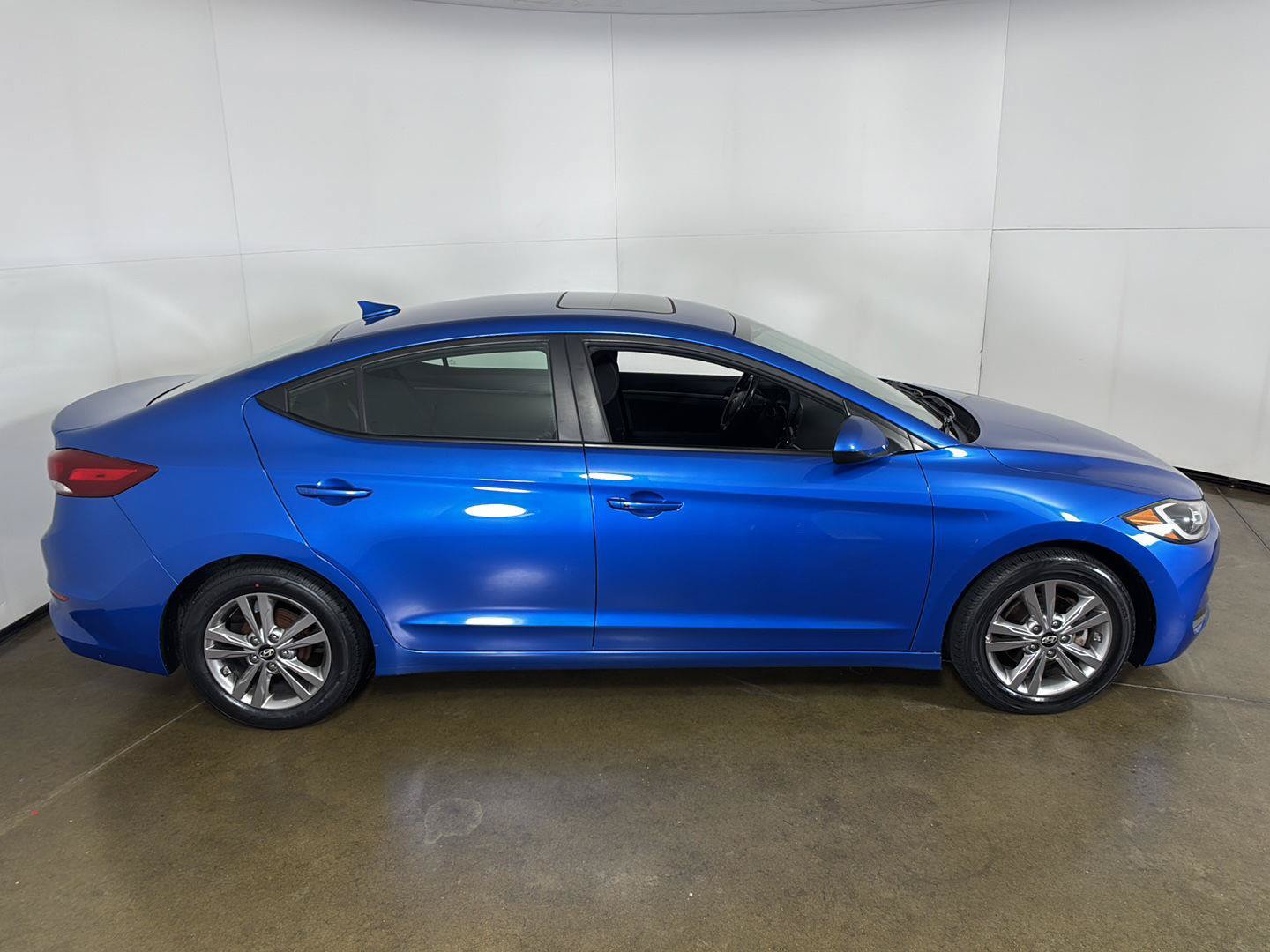 Used 2017 Hyundai Elantra Value Edition FWD image 9