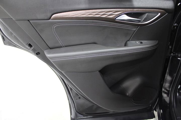 Used 2023 Buick Envision Avenir AWD/4WD image 22