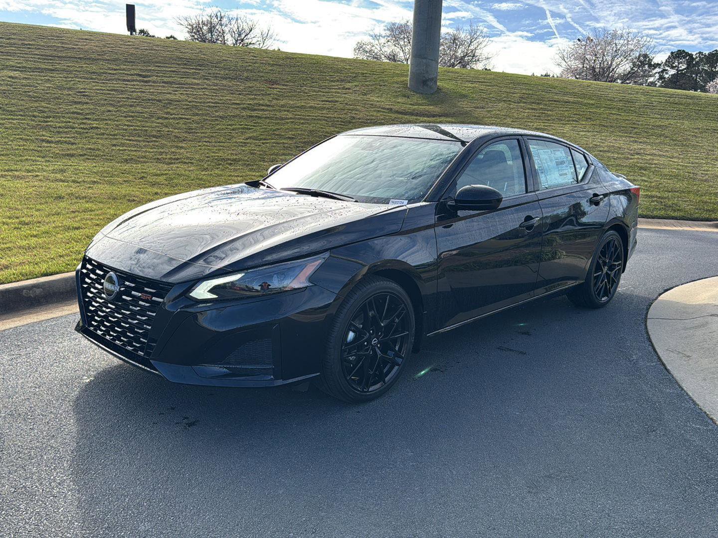 New 2026 Nissan Altima 2.5 SR w/ SR Midnight Edition Package image 1