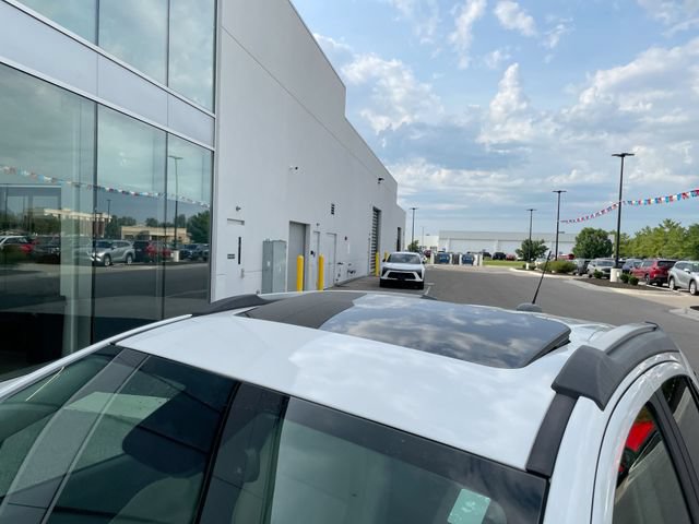 Certified 2018 Buick Encore Essence w/ Experience Buick Package FWD image 9