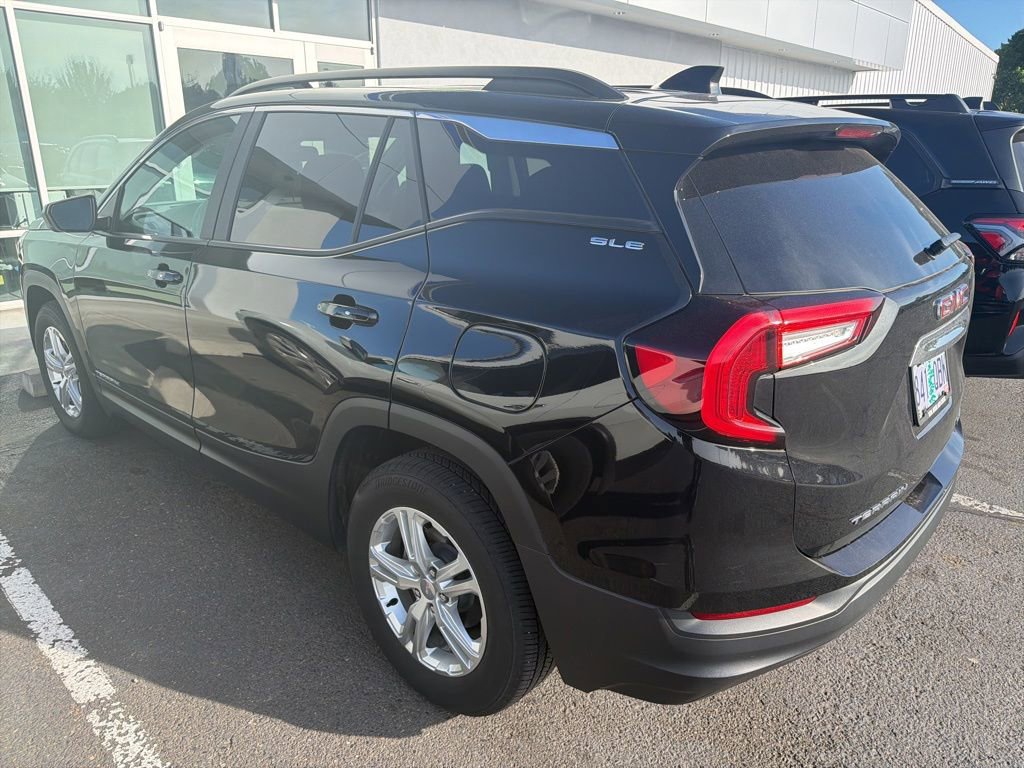 Used 2024 GMC Terrain SLE w/ Driver Convenience Package AWD/4WD image 4