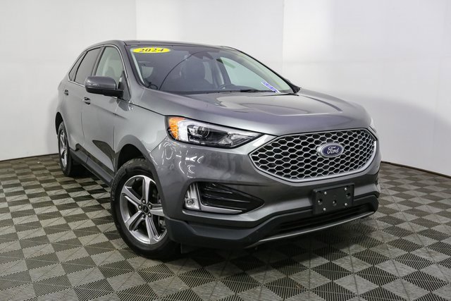 Used 2024 Ford Edge SEL w/ Convenience Package image 3