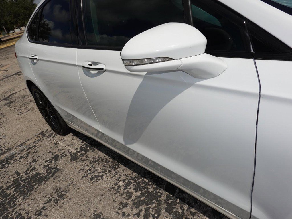 Used 2018 Ford Fusion Titanium image 11