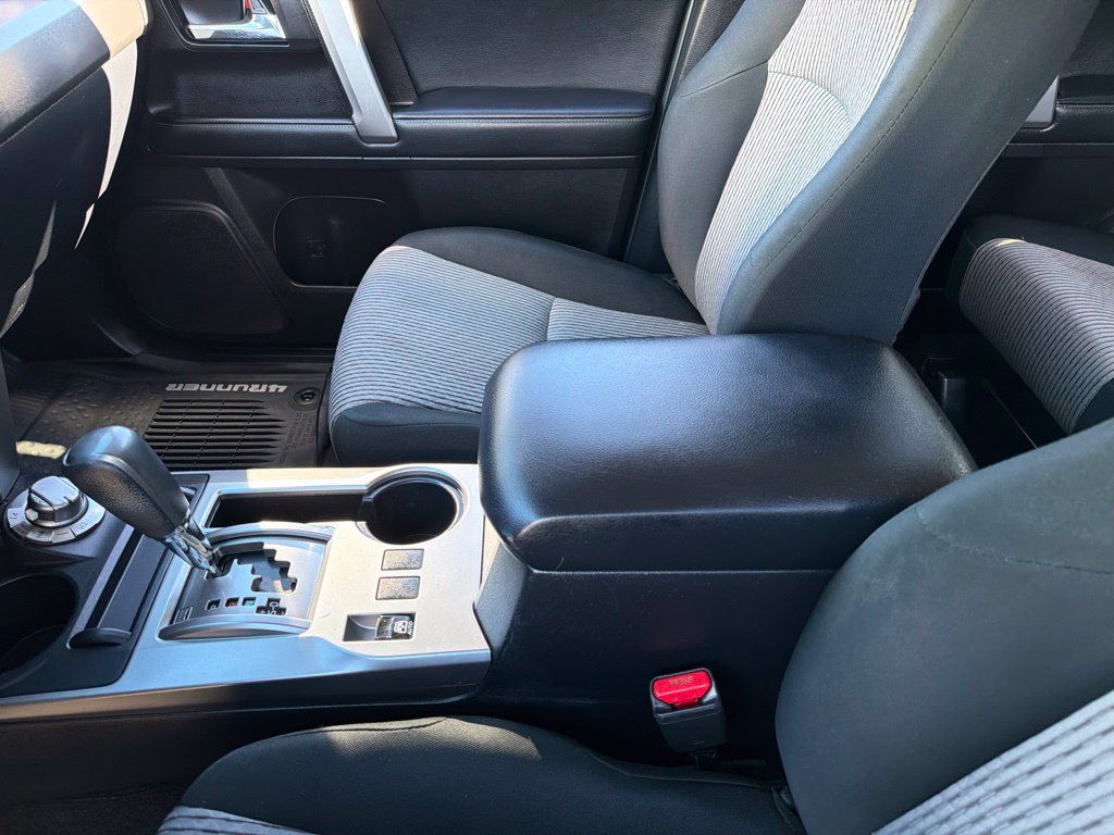 Used 2020 Toyota 4Runner SR5 AWD/4WD image 13