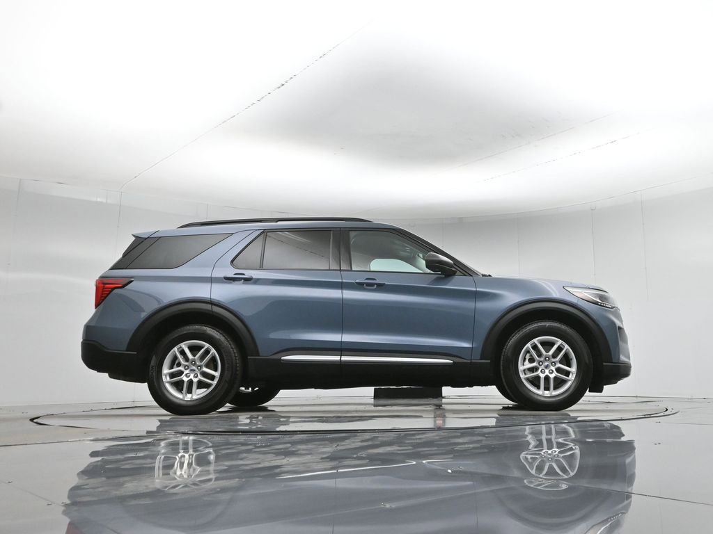 Used 2025 Ford Explorer Active image 50