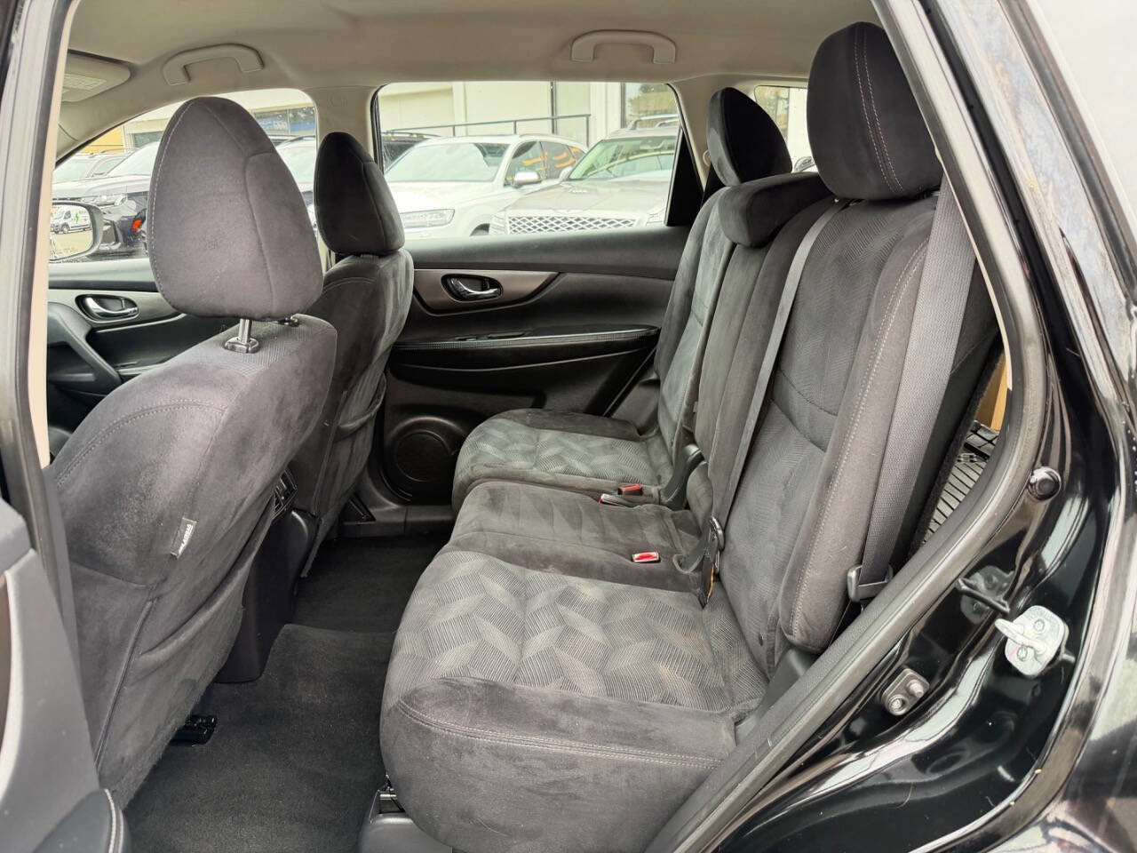 Used 2014 Nissan Rogue S image 25