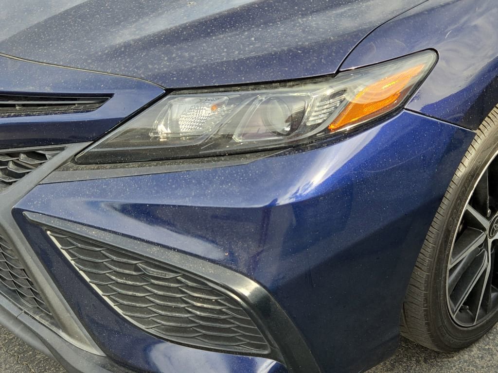 Used 2022 Toyota Camry SE FWD image 4