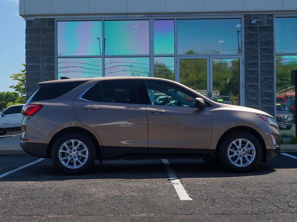 Used 2018 Chevrolet Equinox LT FWD image 2