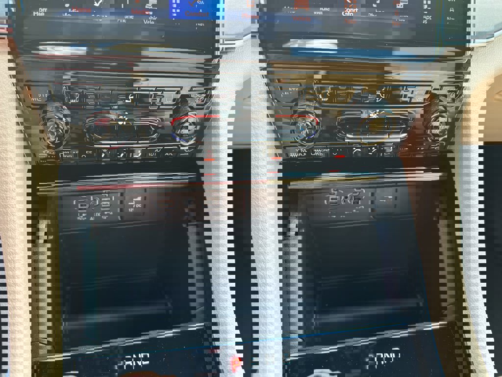 New 2025 Jeep Grand Cherokee Limited w/ Black Appearance Package image 18