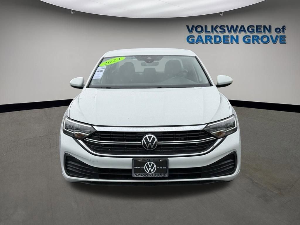 Used 2024 Volkswagen Jetta S image 3
