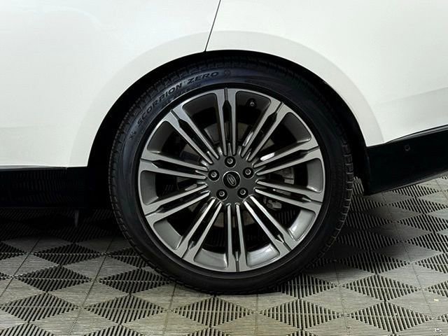 Certified 2023 Land Rover Range Rover SE image 14