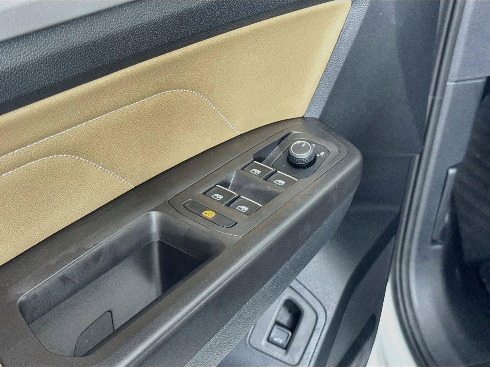 Certified 2023 Volkswagen Atlas Cross Sport SE FWD image 17