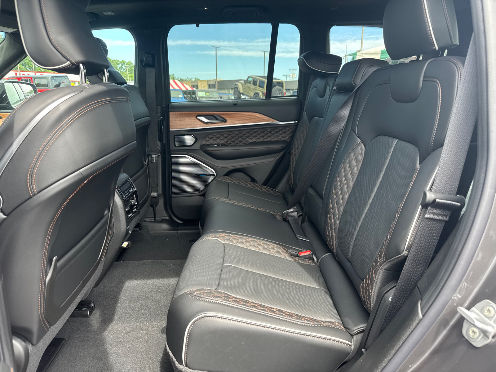 New 2026 Jeep Grand Cherokee Summit w/ Adv Protech Group IV AWD/4WD image 6