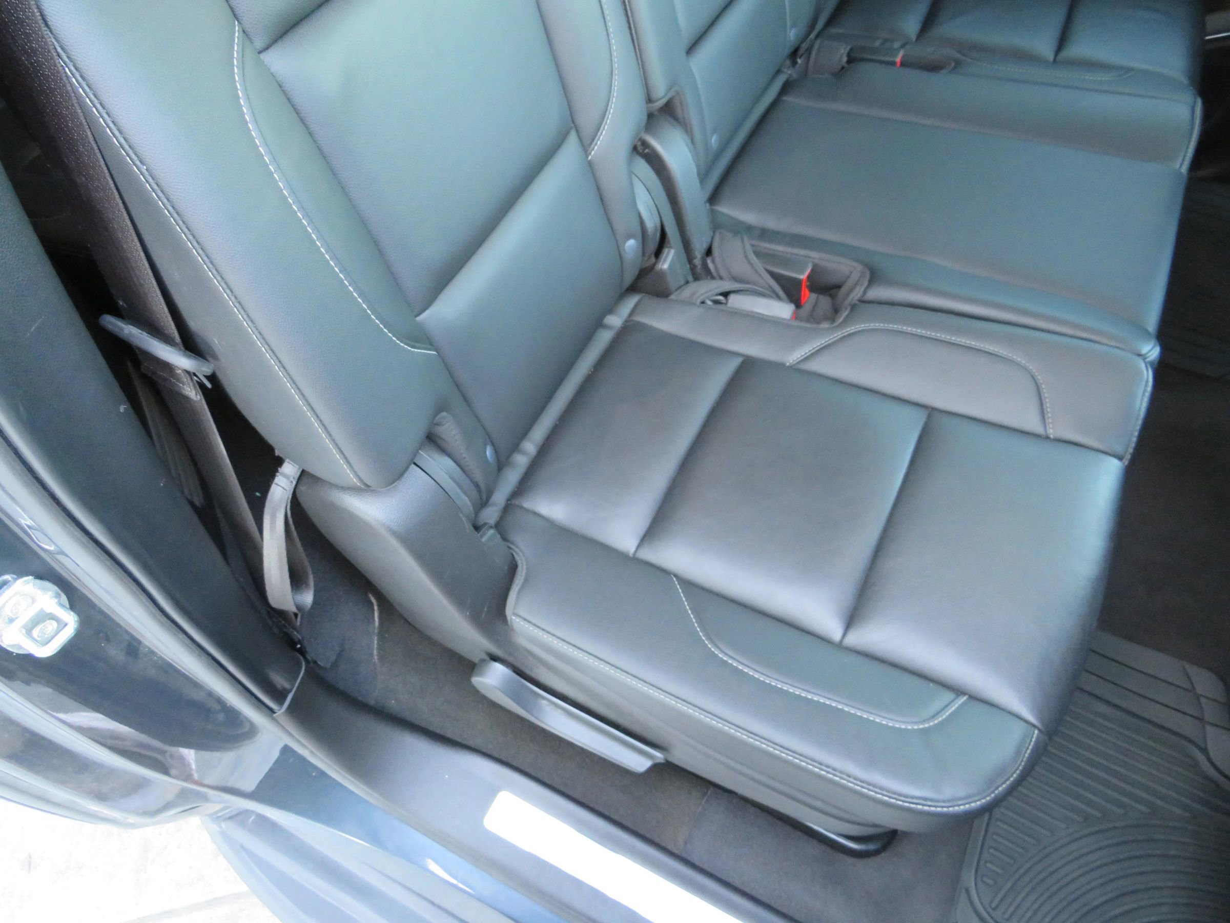 Used 2020 Chevrolet Suburban LT AWD/4WD image 40