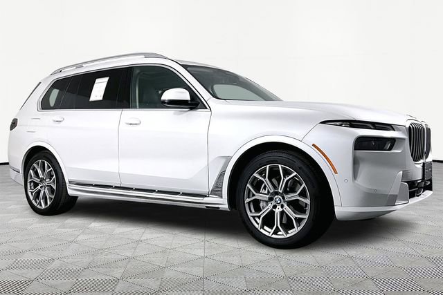 Used 2025 BMW X7 xDrive40i image 3