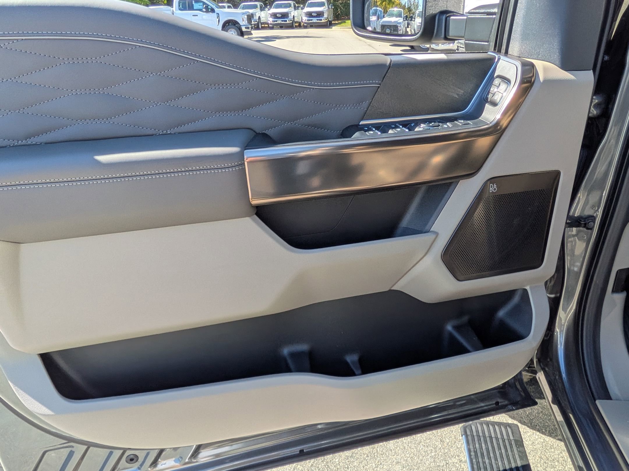 New 2026 Ford F250 Platinum w/ Platinum Plus Package image 14