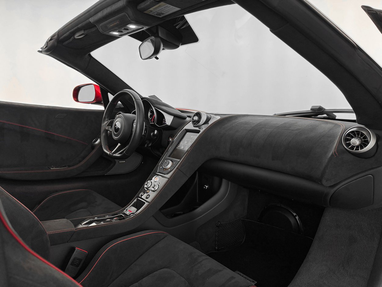 Used 2015 McLaren 650S Spider image 28