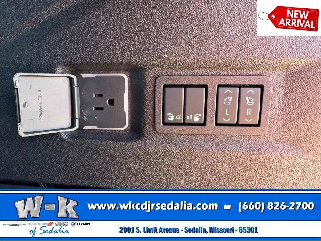 Used 2024 GMC Yukon AT4 AWD/4WD image 37
