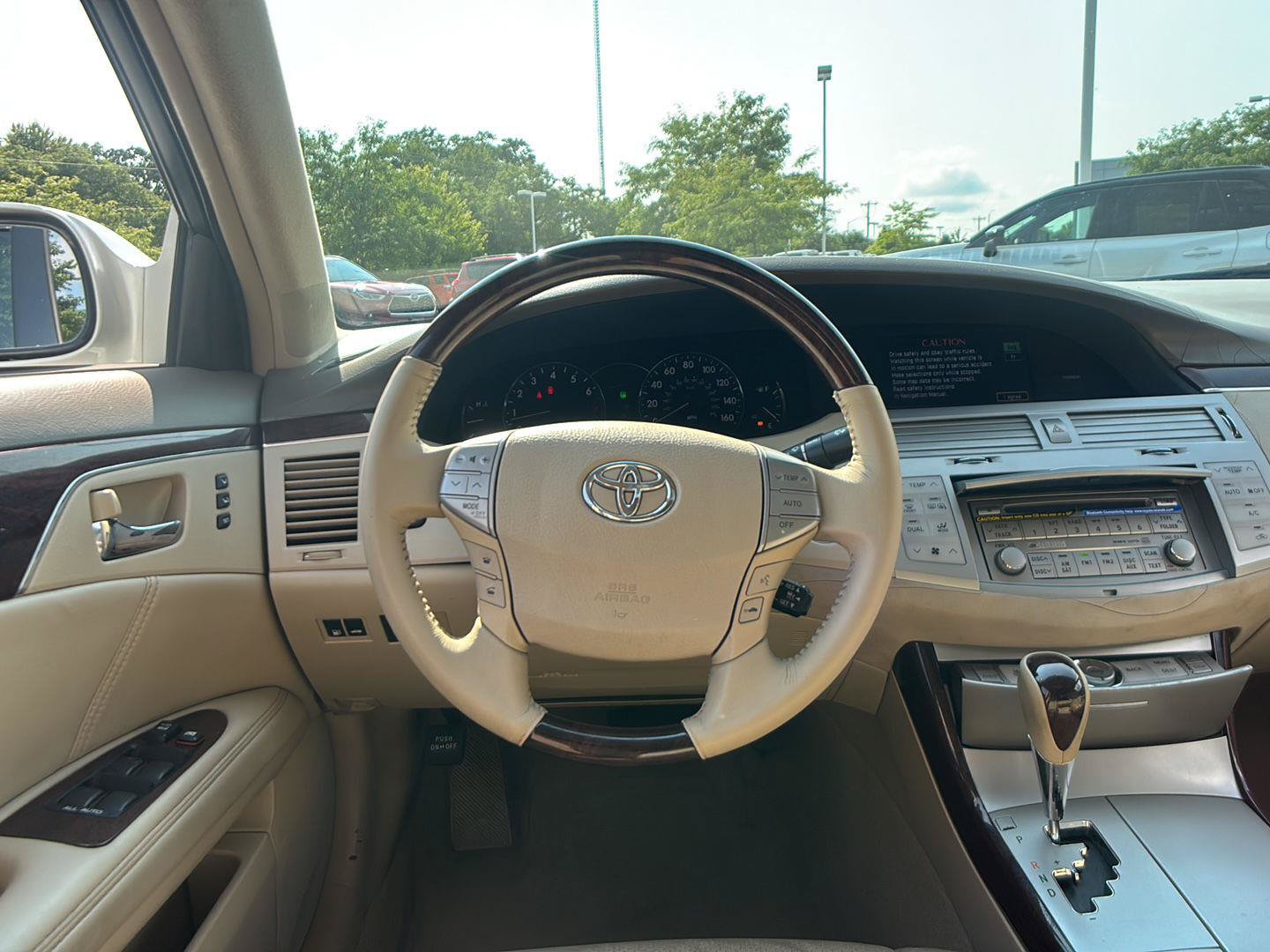 Used 2010 Toyota Avalon Limited FWD image 28