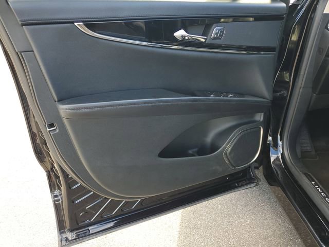 Used 2023 Lincoln Nautilus Reserve image 8