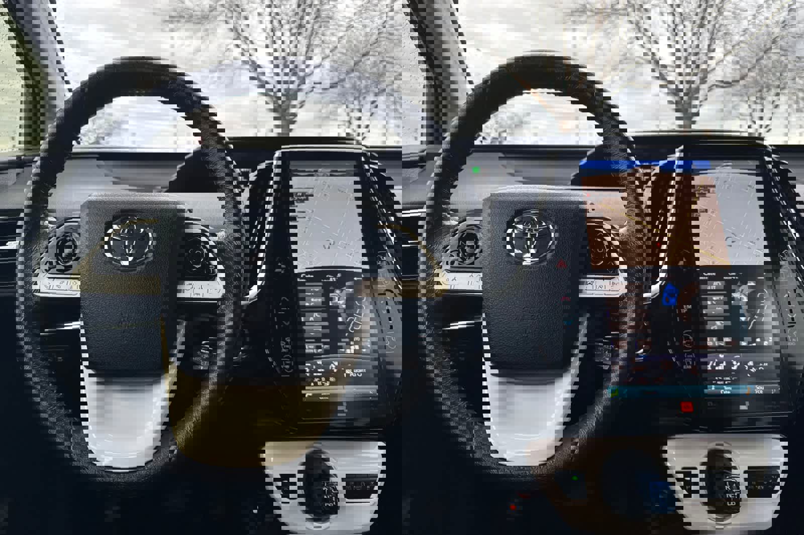 Used 2017 Toyota Prius Prime Advanced image 14