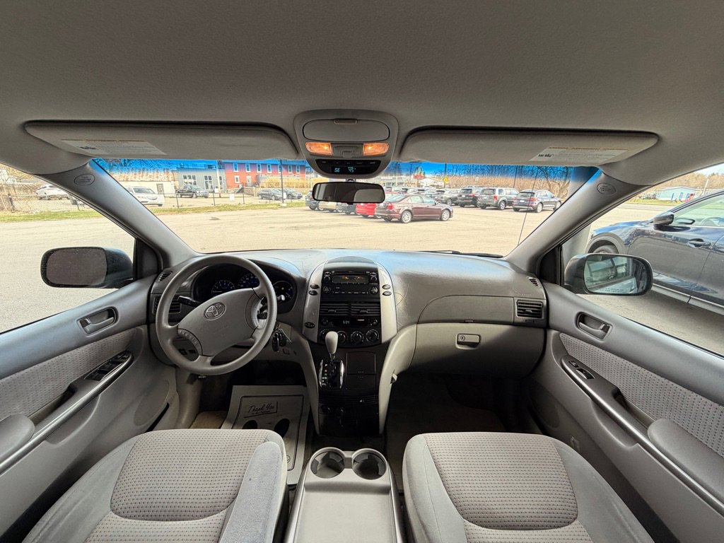 Used 2006 Toyota Sienna CE FWD image 21