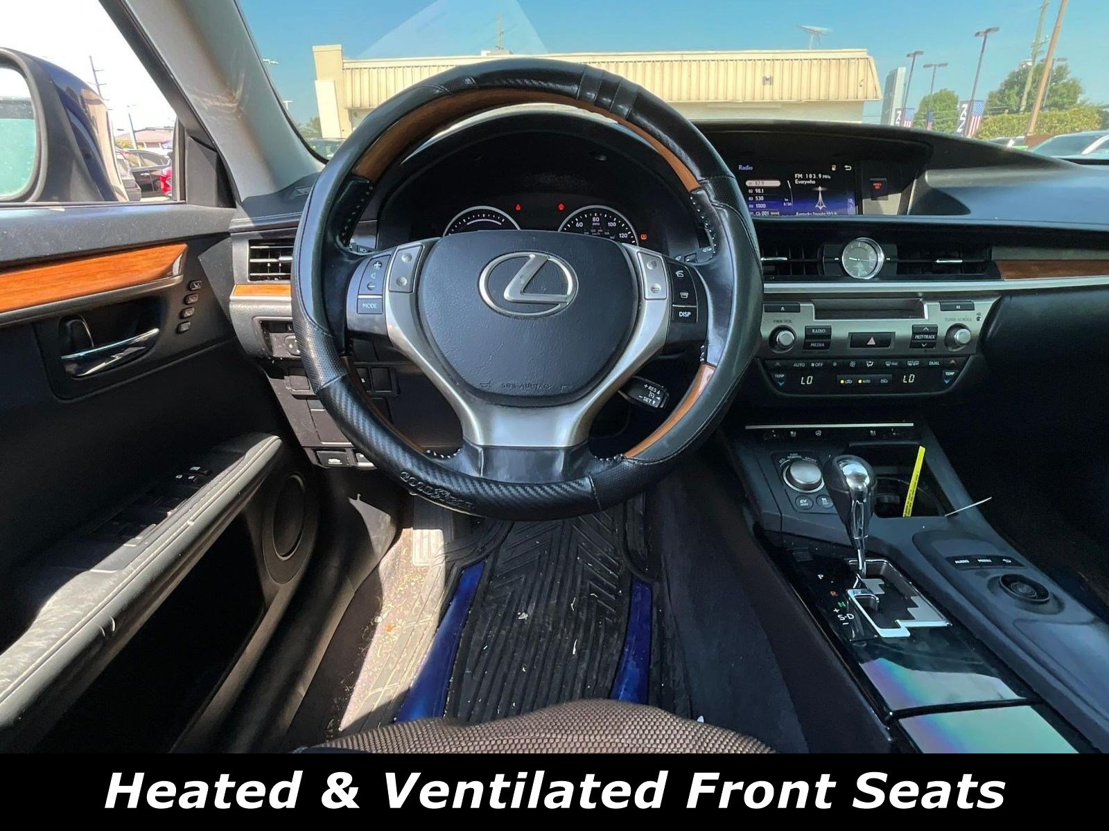 Used 2015 Lexus ES 300h w/ Premium Package w/Bamboo Trim FWD image 8