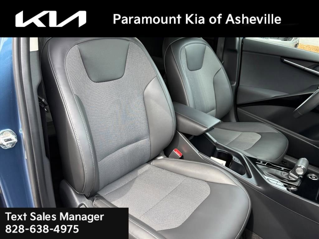 Certified 2023 Kia Niro EX image 20
