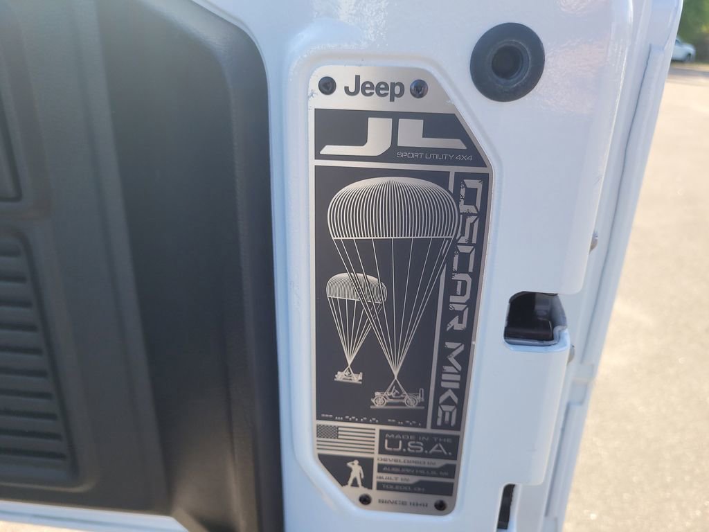 Used 2023 Jeep Wrangler Sport image 8