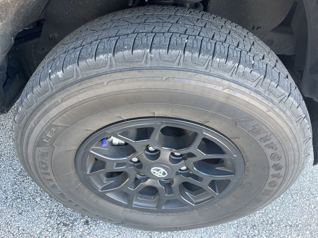 Used 2022 Toyota Tacoma SR5 w/ Technology Package RWD image 11