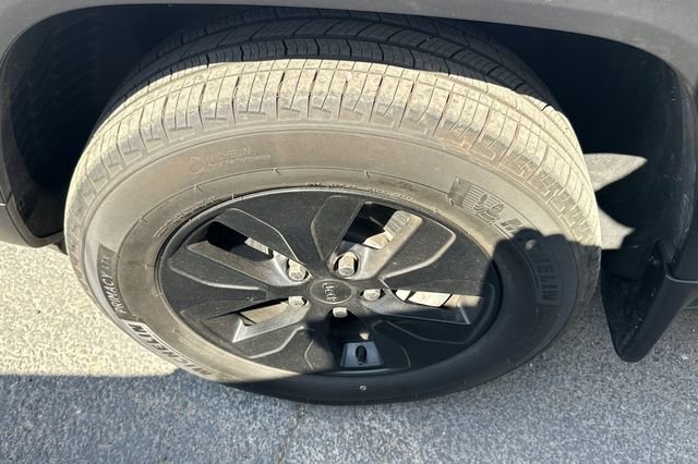 Used 2022 Jeep Grand Cherokee Limited 4xe w/ Luxury Tech Group II image 15