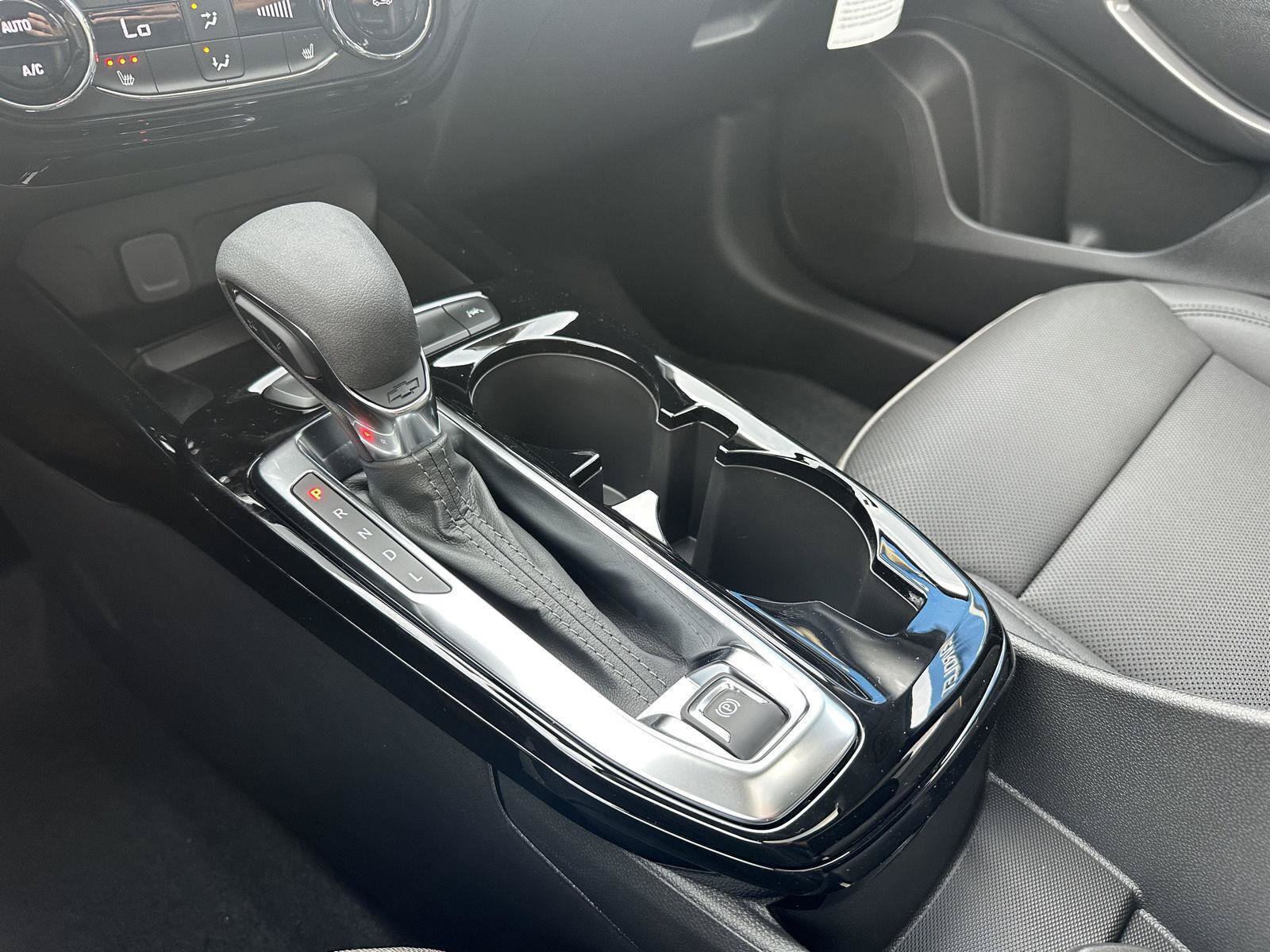 New 2026 Chevrolet Trax ACTIV w/ Sunroof Package FWD image 25