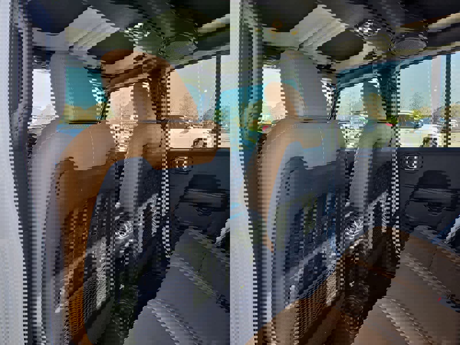 Used 2023 Jeep Gladiator Rubicon w/ LED Lighting Group image 16