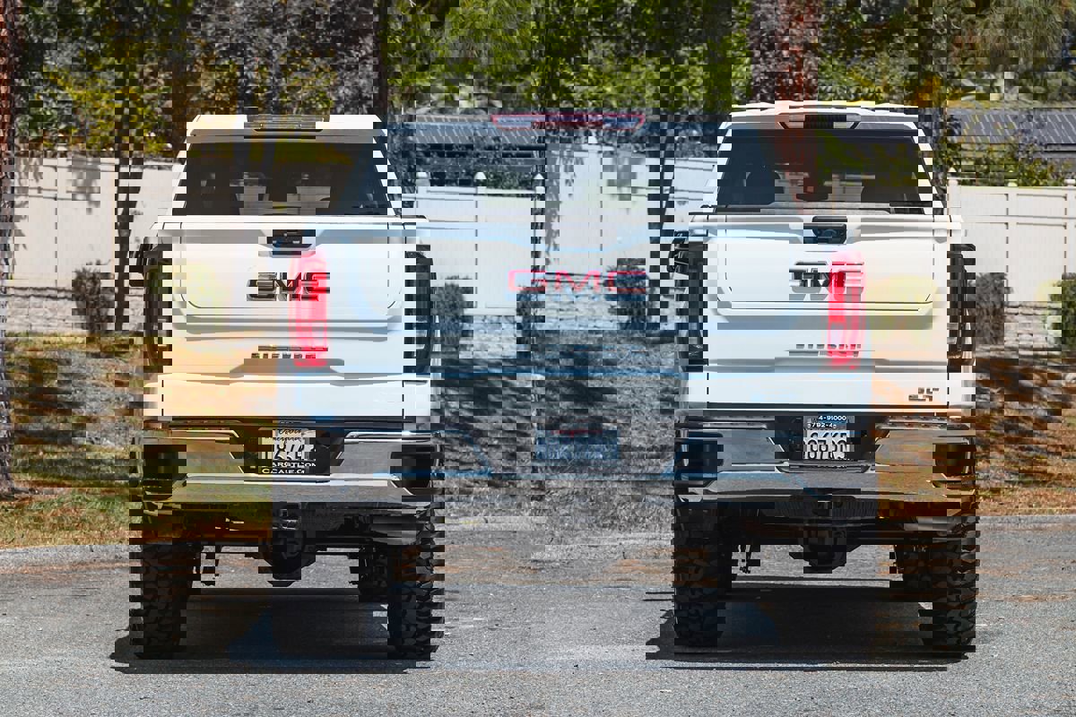 Used 2024 GMC Sierra 1500 SLT image 11