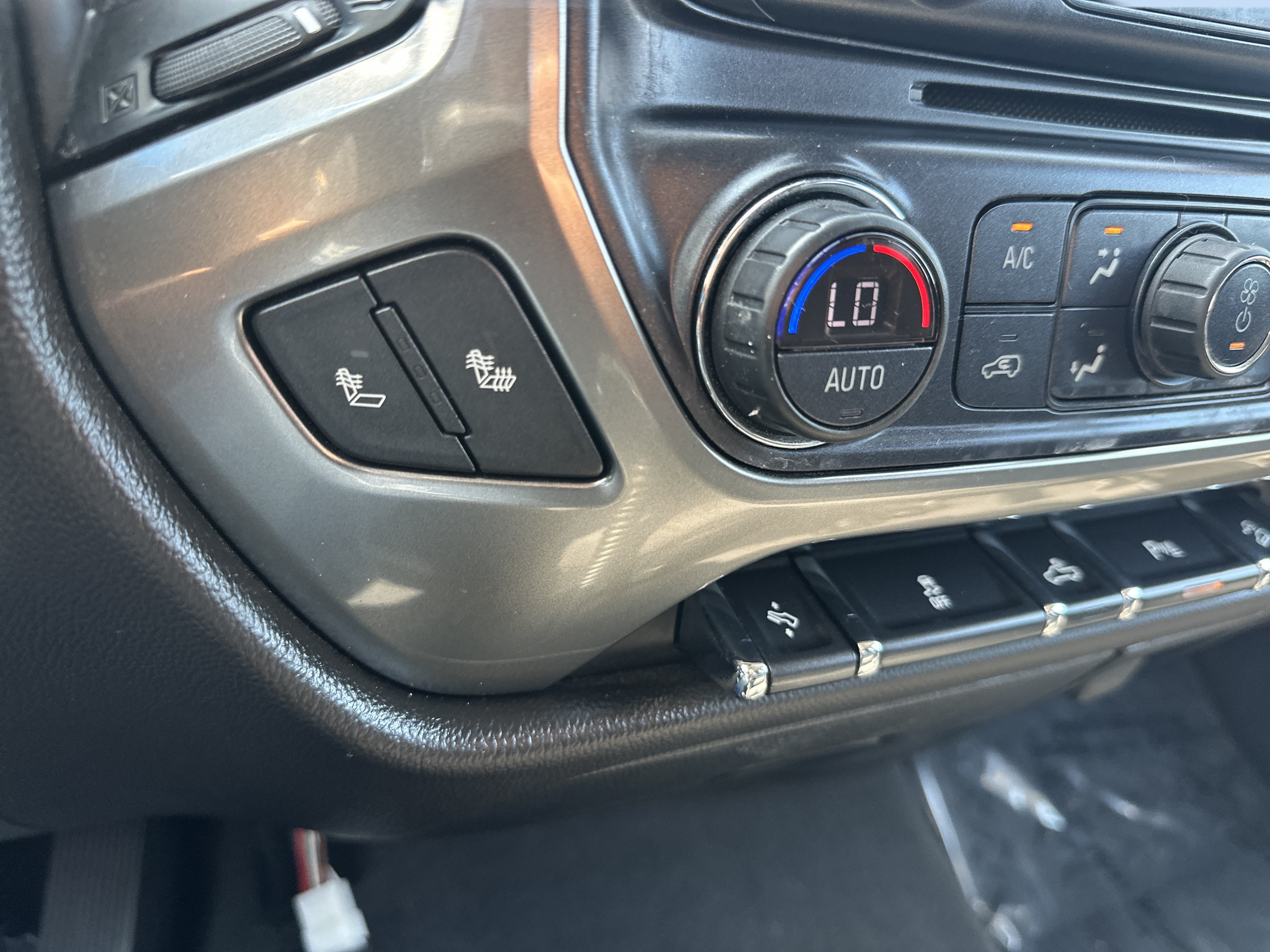 Certified 2019 Chevrolet Silverado 2500 LT w/ LT Convenience Package AWD/4WD image 20
