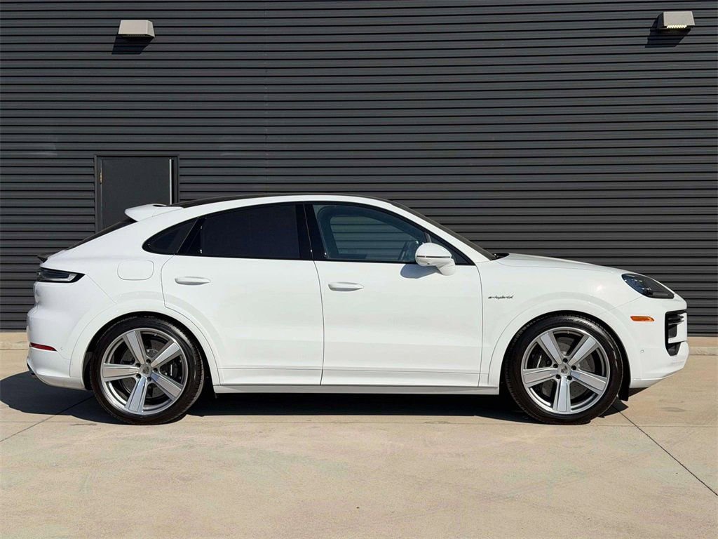 New 2026 Porsche Cayenne Turbo AWD/4WD image 9