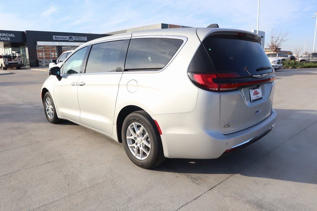 New 2026 Chrysler Pacifica Select image 24