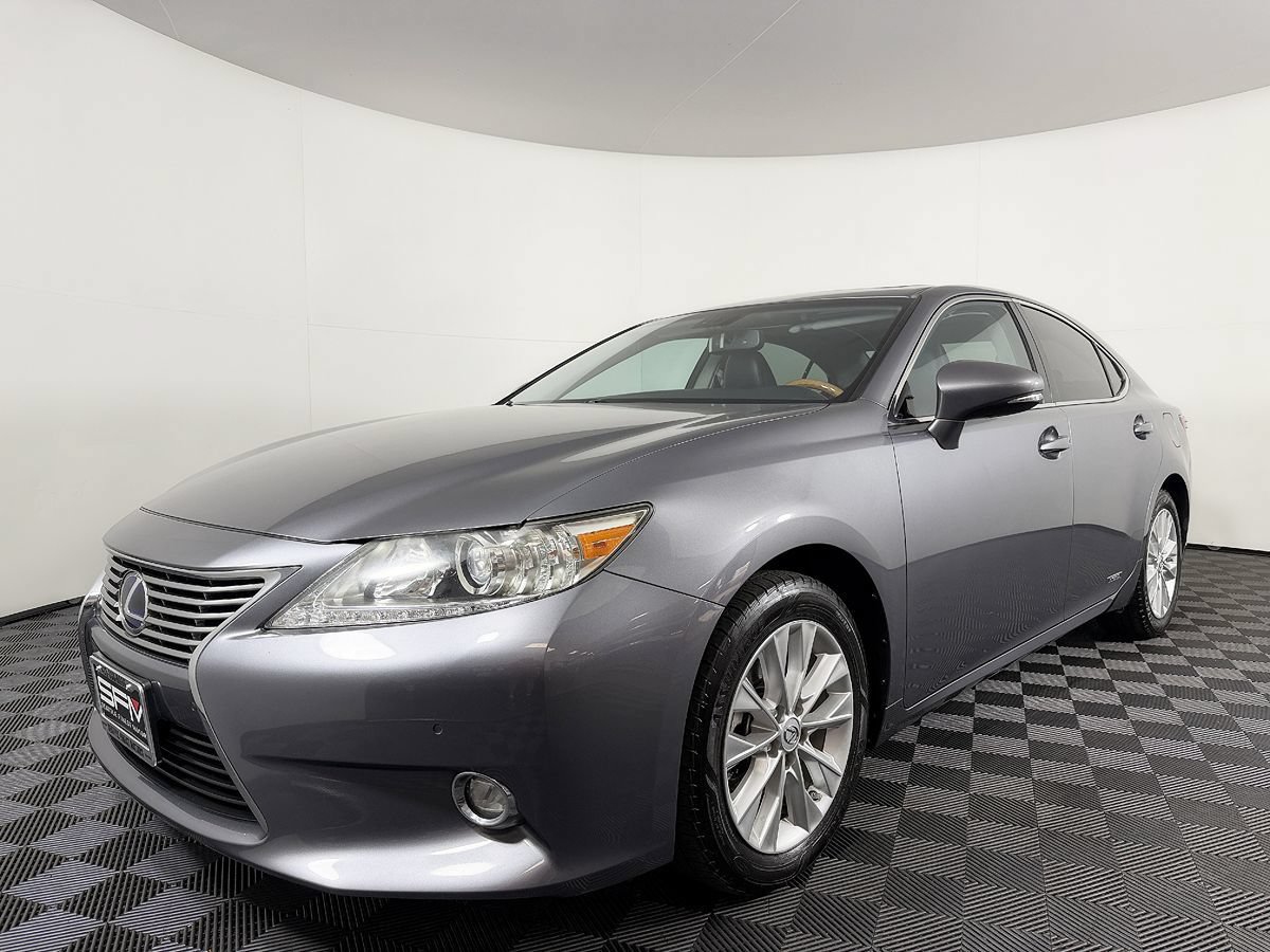 Used 2014 Lexus ES 300h w/ Luxury Package w/Bamboo Trim FWD image 2